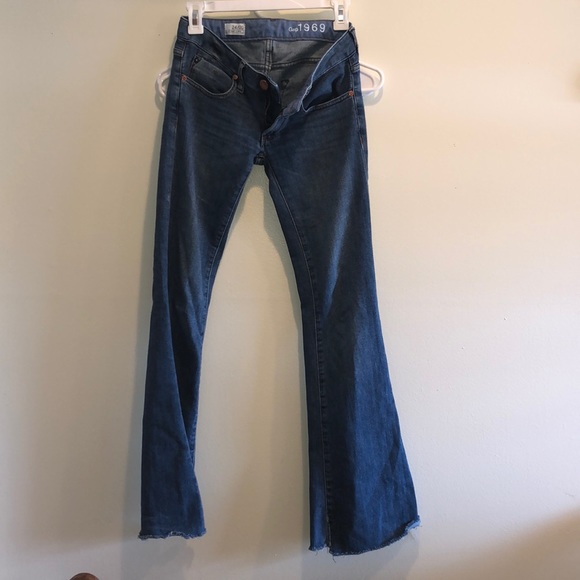 Gap jean please note bottom hem is cut. - Picture 3 of 3